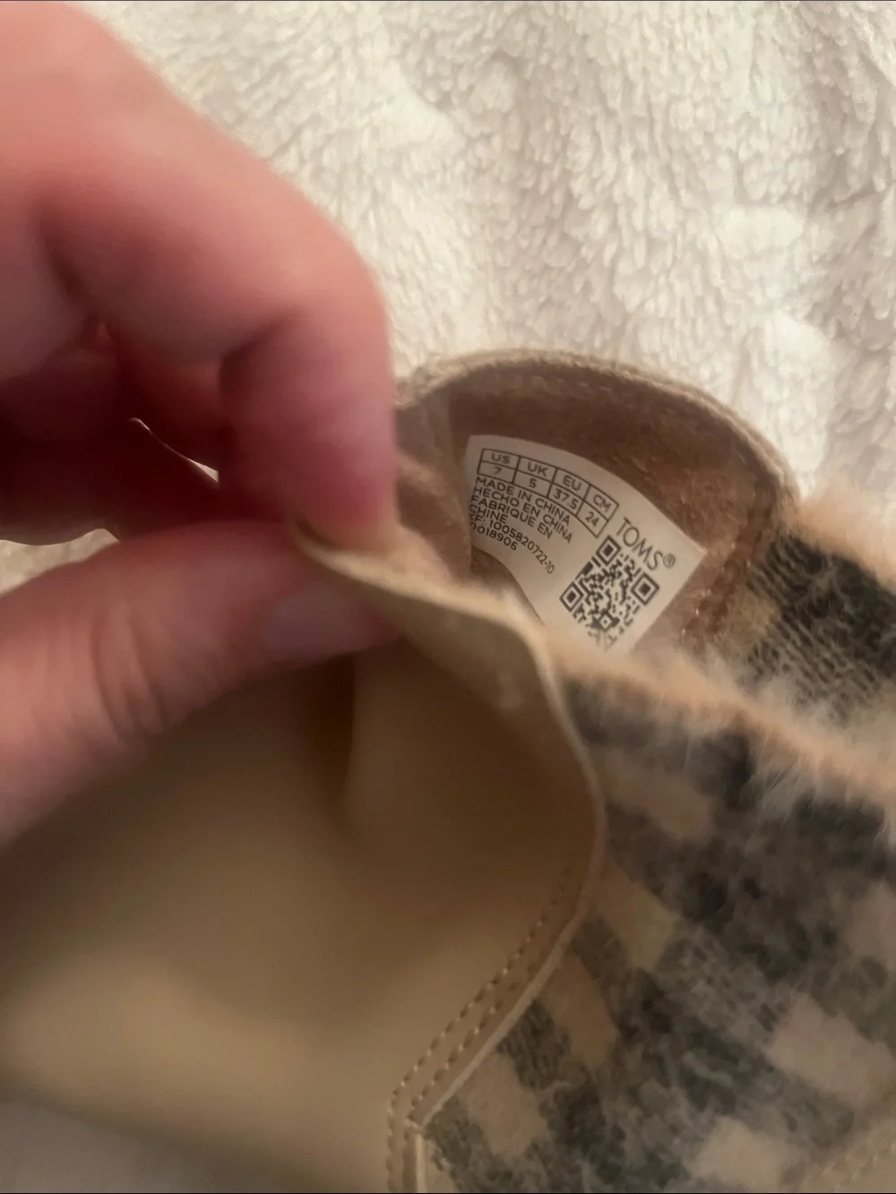 TOMS Everly booties feature  plaid panel and a comfortable block heel Sz.7